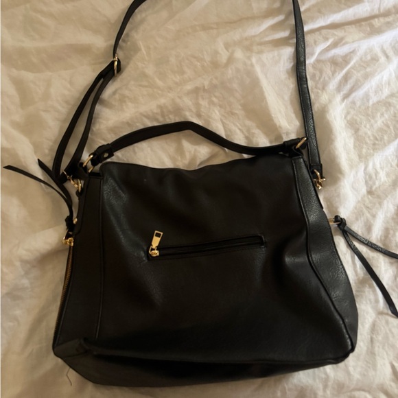Elegant Black Shoulder Bag - Picture 4 of 6